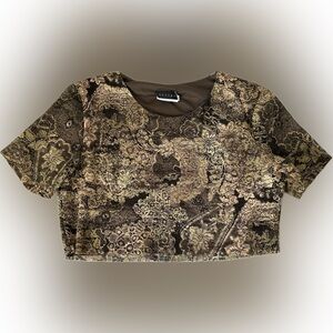 roman chapel patterns cropped tee